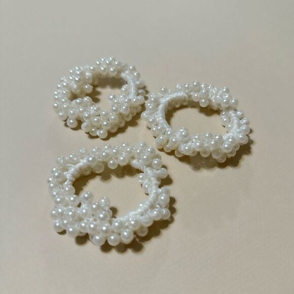 Pearl scrunchie N755 - Picture 3 of 4